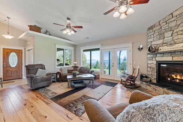 1095 Ingalls Lane, Grants Pass, OR 97527