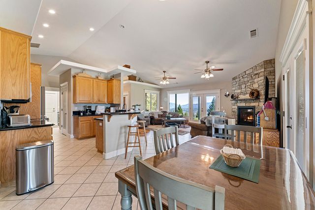 1095 Ingalls Lane, Grants Pass, OR 97527