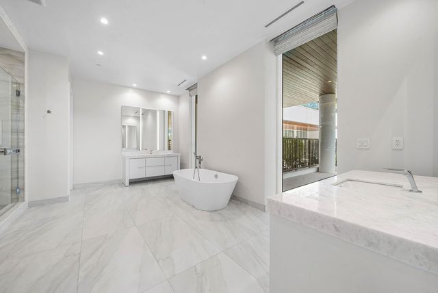 210 SE MIZNER Boulevard 101, Boca Raton, FL 33432