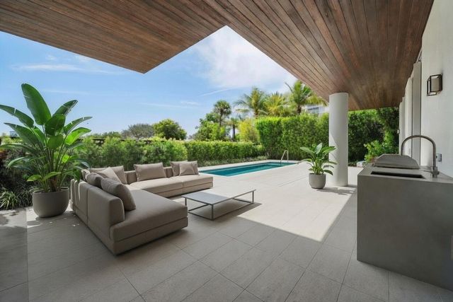 210 SE MIZNER Boulevard 101, Boca Raton, FL 33432