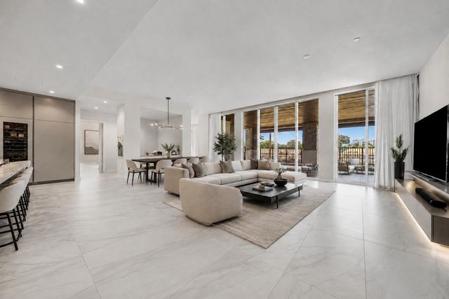 210 SE MIZNER Boulevard 101, Boca Raton, FL 33432