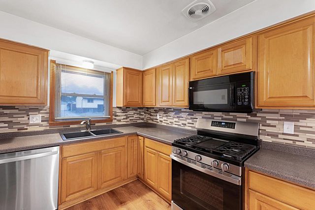 6463 N 55th STREET, Milwaukee, WI 53223