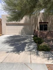 173 E Spring Sky Street, Oro Valley, AZ 85737