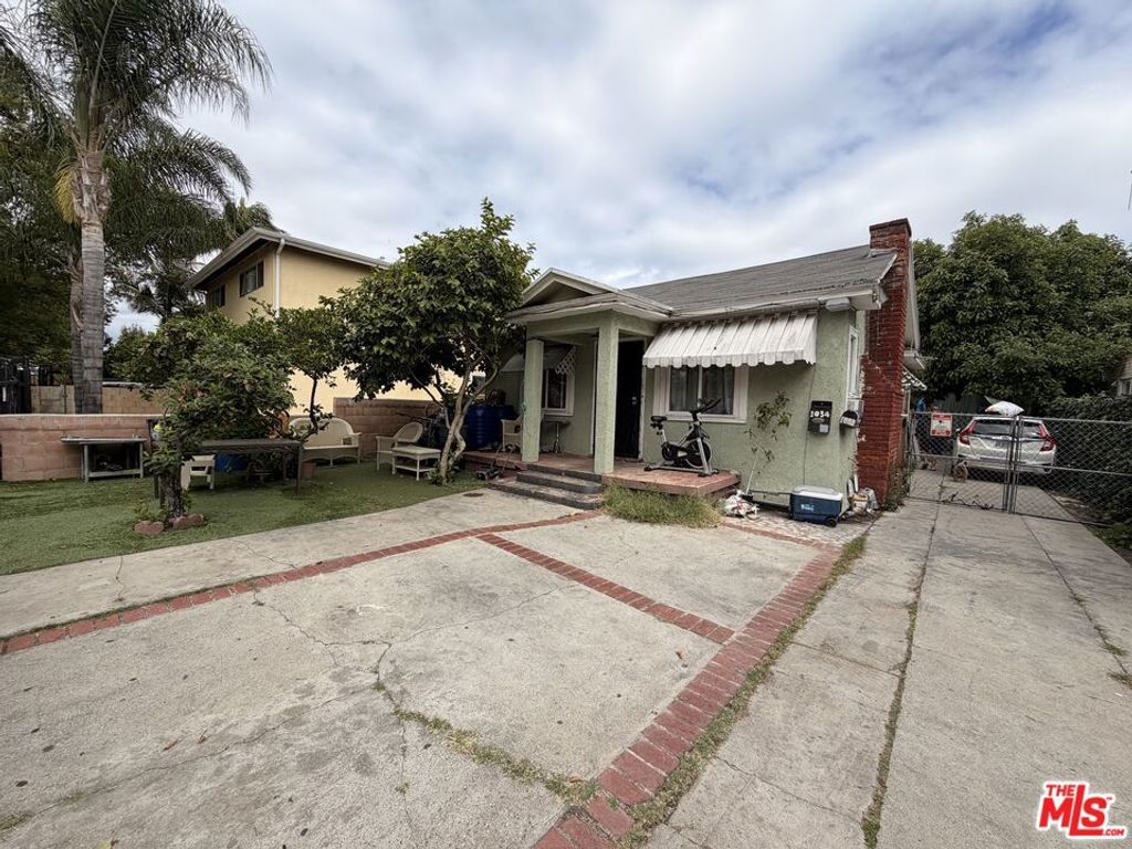 1032 N Ridgewood Place, Los Angeles, CA 90038