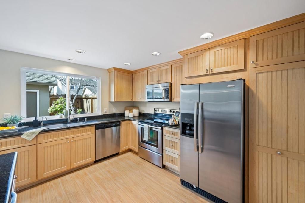 Image 11 of property listing at 1527 Beach Park Boulevard, Foster City, CA 94404