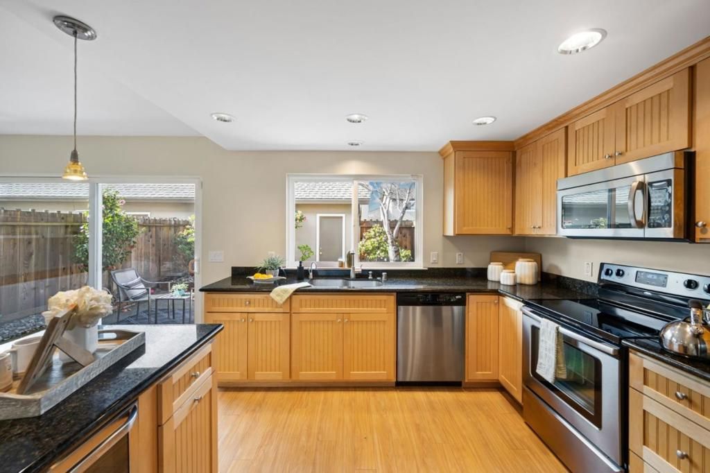 Image 13 of property listing at 1527 Beach Park Boulevard, Foster City, CA 94404