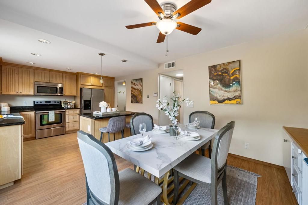 Image 17 of property listing at 1527 Beach Park Boulevard, Foster City, CA 94404