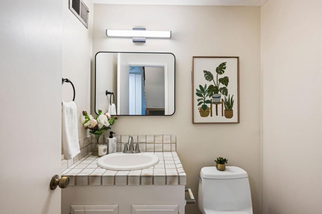 Image 9 of property listing at 1527 Beach Park Boulevard, Foster City, CA 94404