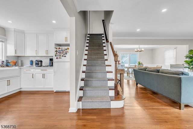 1915 Crescent Pkwy, Linden City, NJ 07036