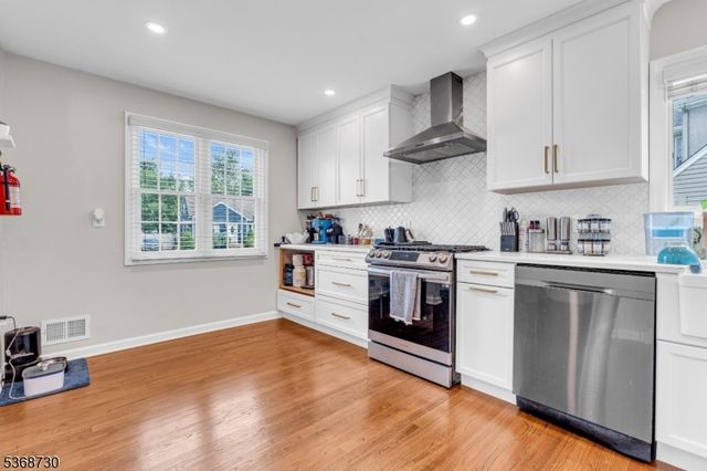 1915 Crescent Pkwy, Linden City, NJ 07036
