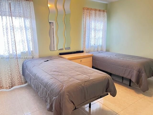 905 NW 107th Ave, Pembroke Pines, FL 33026