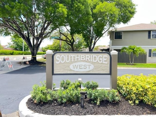 905 NW 107th Ave, Pembroke Pines, FL 33026