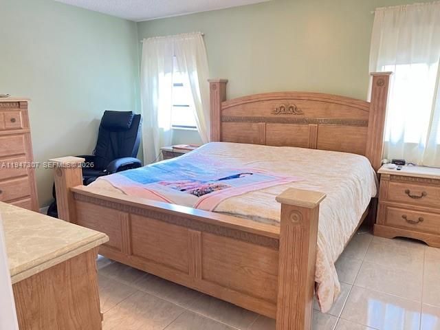 905 NW 107th Ave, Pembroke Pines, FL 33026