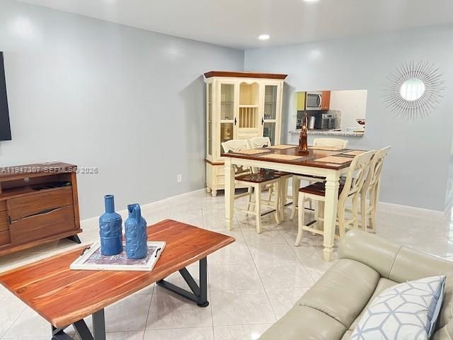 905 NW 107th Ave, Pembroke Pines, FL 33026