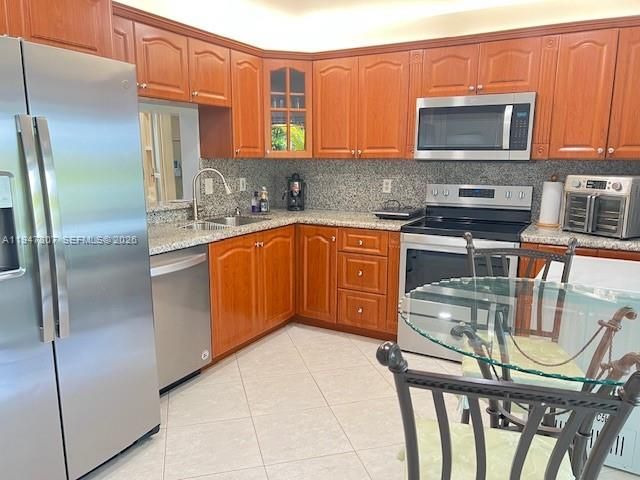 905 NW 107th Ave, Pembroke Pines, FL 33026