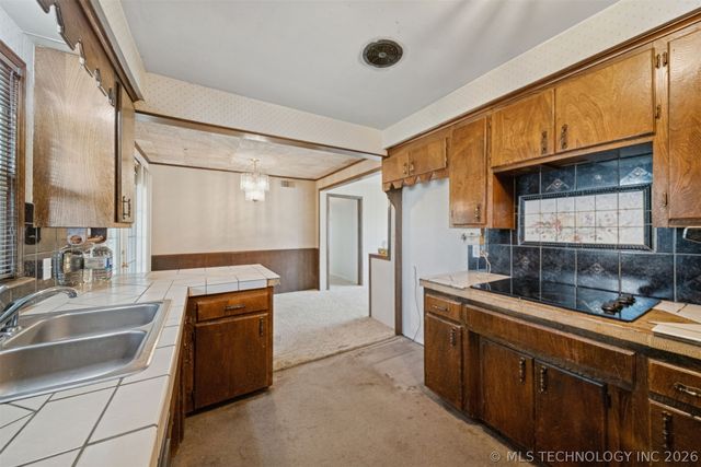 705 N Birch Street, Owasso, OK 74055