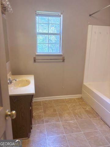 301 Giles Ferry Road, Flovilla, GA 30216