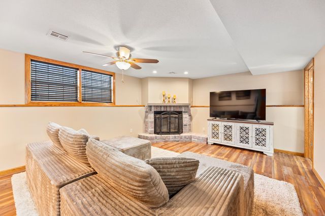 2 Park Rd, Rose Hill, KS 67133