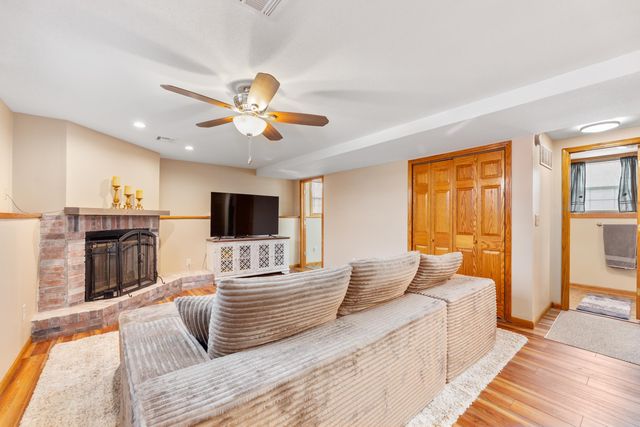 2 Park Rd, Rose Hill, KS 67133