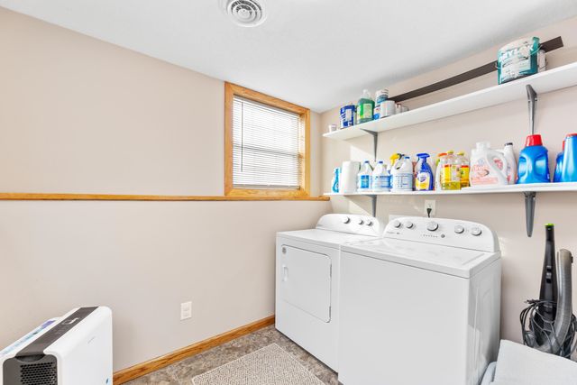 2 Park Rd, Rose Hill, KS 67133