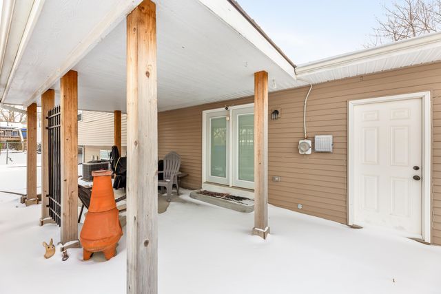 2 Park Rd, Rose Hill, KS 67133