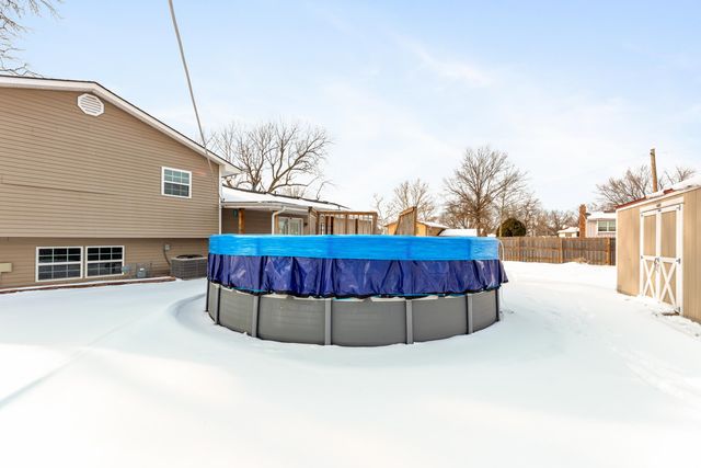 2 Park Rd, Rose Hill, KS 67133