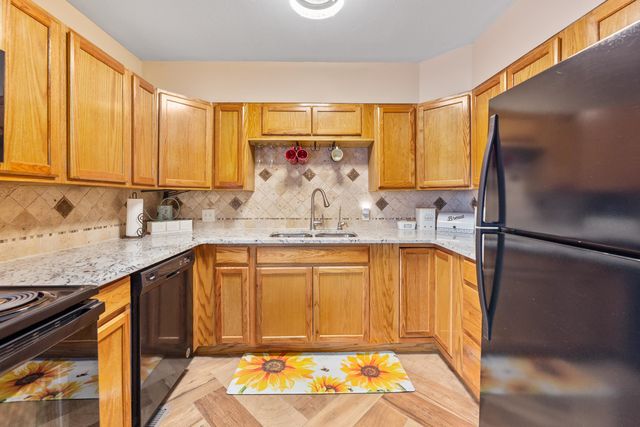 2 Park Rd, Rose Hill, KS 67133