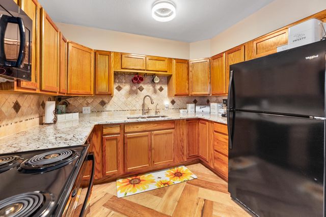 2 Park Rd, Rose Hill, KS 67133