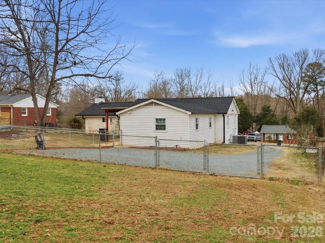 3601 Chapelwood Drive, Gastonia, NC 28052