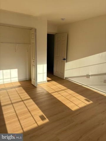 44 READING AVE, Trenton, NJ 08618