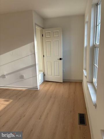 44 READING AVE, Trenton, NJ 08618