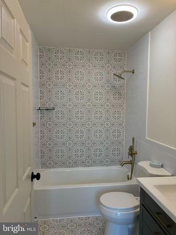 44 READING AVE, Trenton, NJ 08618