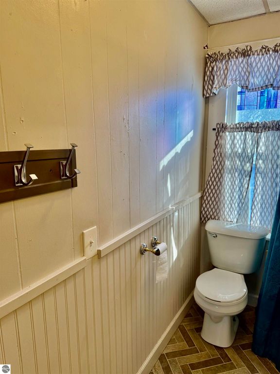 Image 15 of property listing at 1028 Euclid, Alma, MI 48801