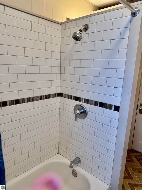 Image 17 of property listing at 1028 Euclid, Alma, MI 48801