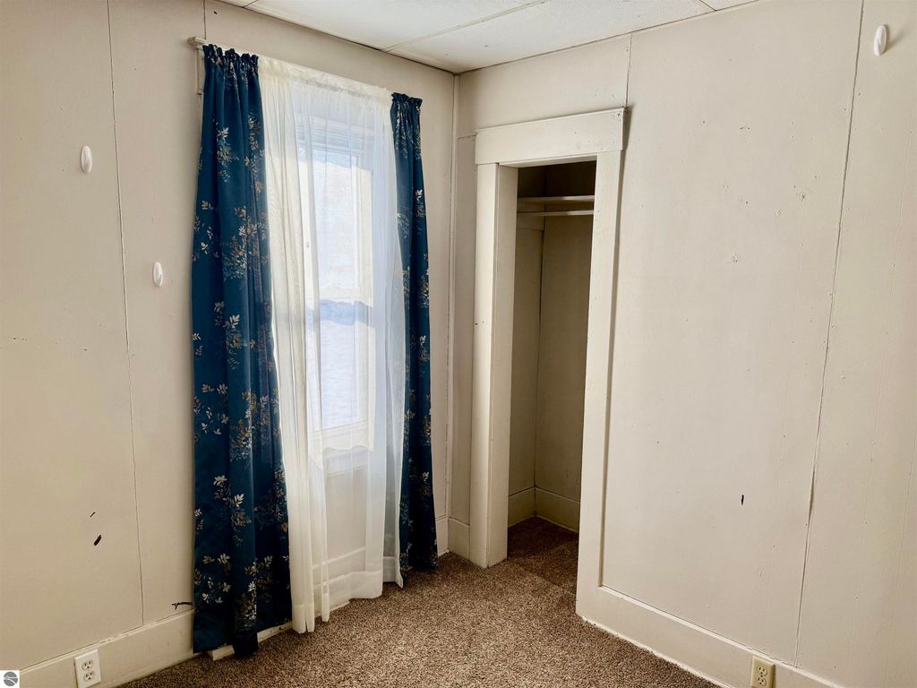 Image 22 of property listing at 1028 Euclid, Alma, MI 48801