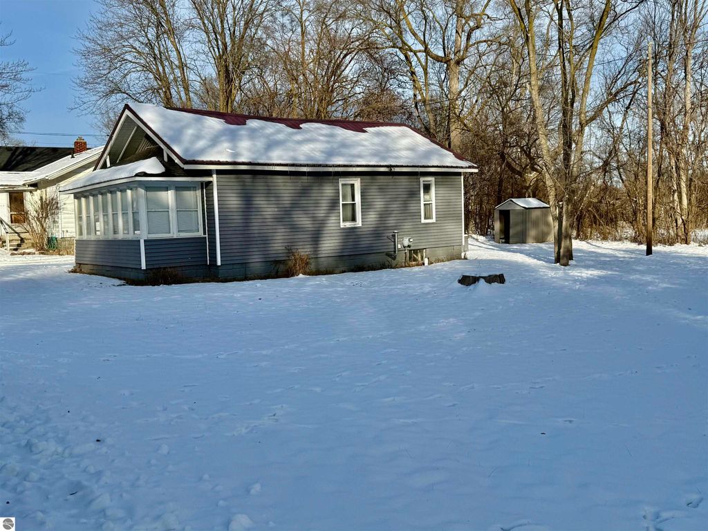 Image 29 of property listing at 1028 Euclid, Alma, MI 48801