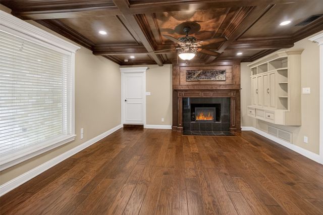 937 Harwood Terrace, Bedford, TX 76021