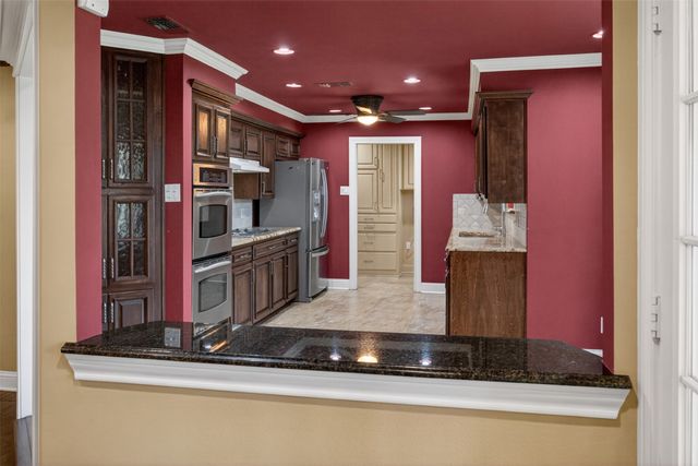 937 Harwood Terrace, Bedford, TX 76021