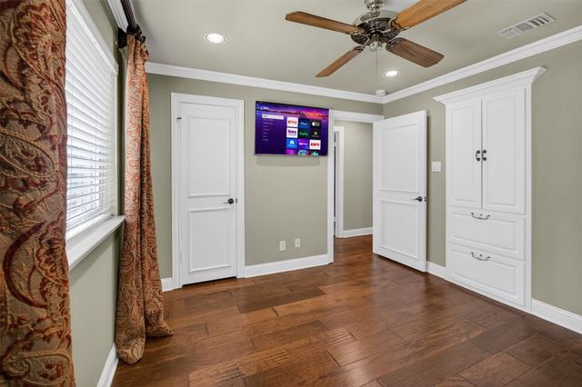 937 Harwood Terrace, Bedford, TX 76021