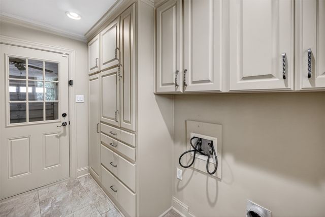 937 Harwood Terrace, Bedford, TX 76021