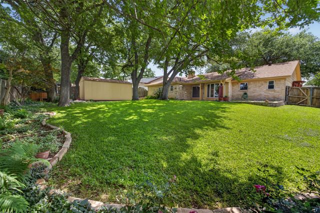 937 Harwood Terrace, Bedford, TX 76021