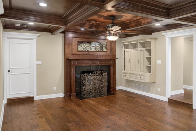 937 Harwood Terrace, Bedford, TX 76021