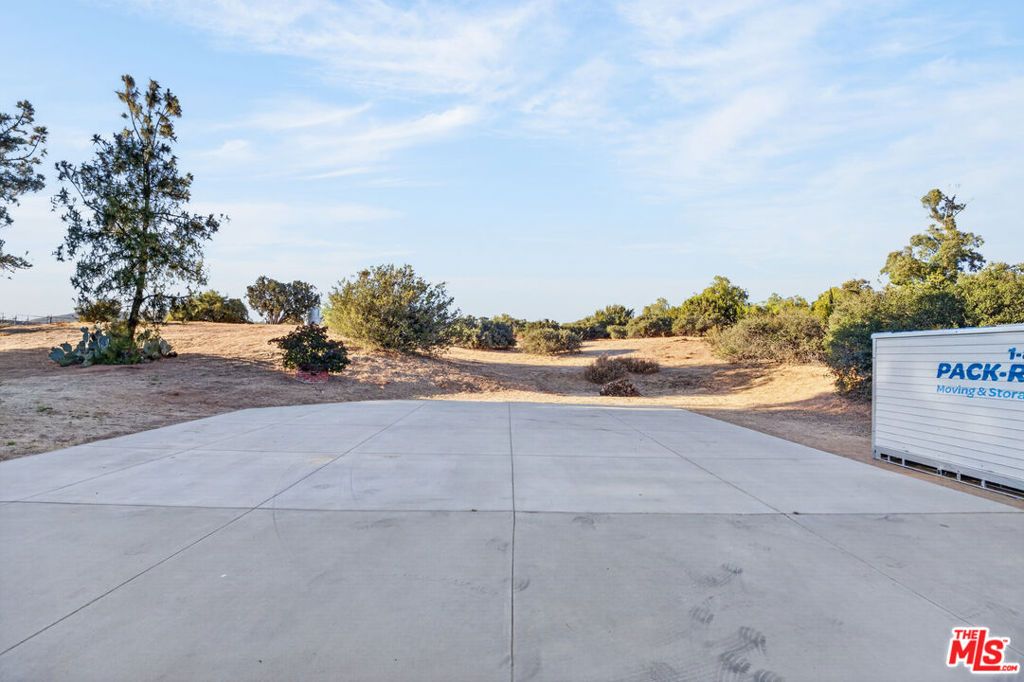 Image 13 of property listing at 33201 Barber Road, Santa Clarita, CA 91390