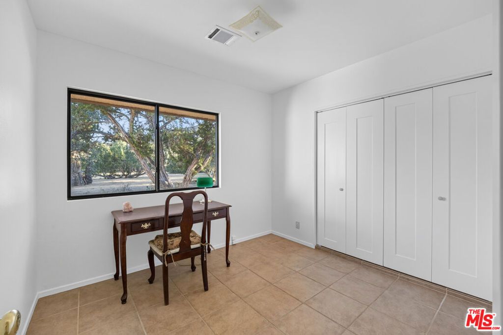 Image 19 of property listing at 33201 Barber Road, Santa Clarita, CA 91390