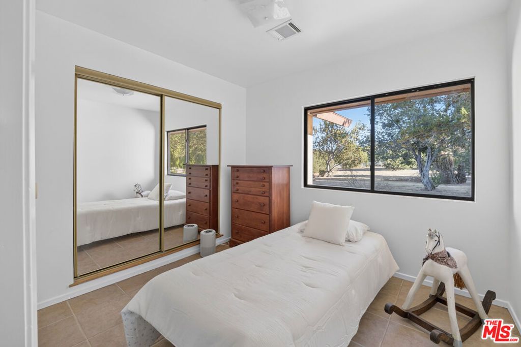 Image 20 of property listing at 33201 Barber Road, Santa Clarita, CA 91390