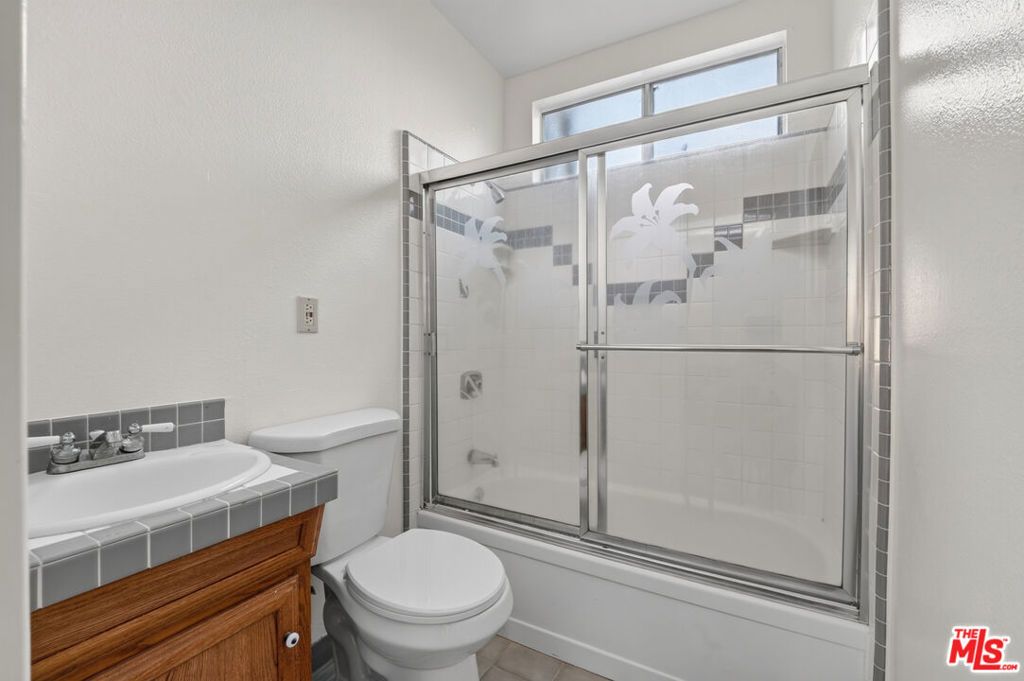 Image 25 of property listing at 33201 Barber Road, Santa Clarita, CA 91390