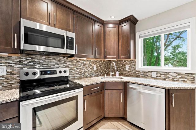 202 HIGHLAND AVE, Glen Riddle Lima, PA 19037