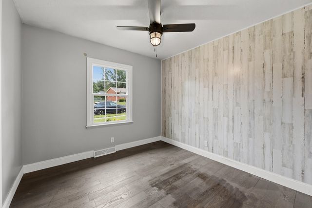 793 Marcella Street, Versailles, KY 40383