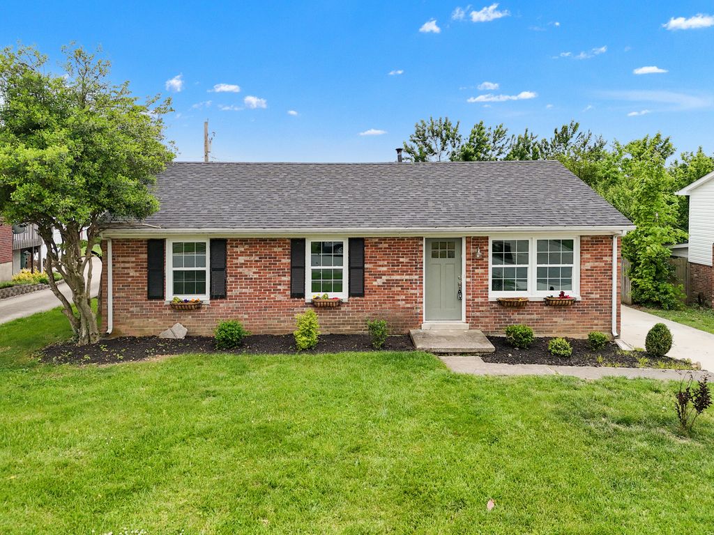 793 Marcella Street, Versailles, KY 40383
