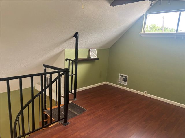 5738 Newport Street, Houston, TX 77023